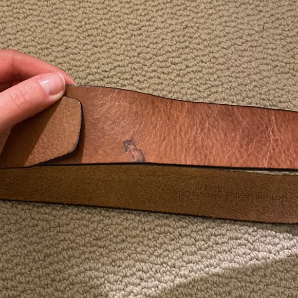 Banana Republic / Tan Leather Belt / Ring Buckle / Adjustable - Picture 4 of 4